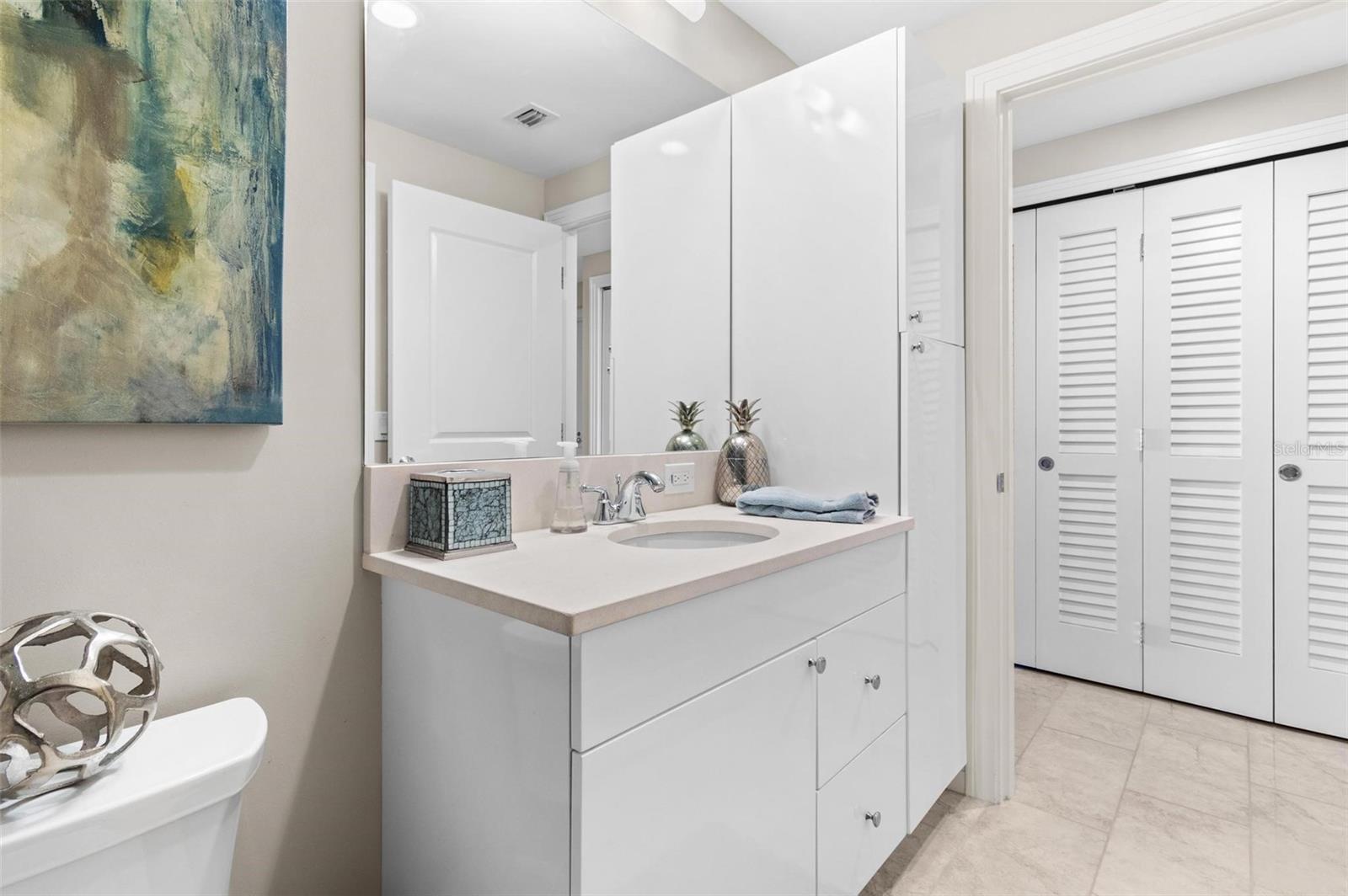 Image 28 of 53 For 1325 Snell Isle Boulevard Ne 708