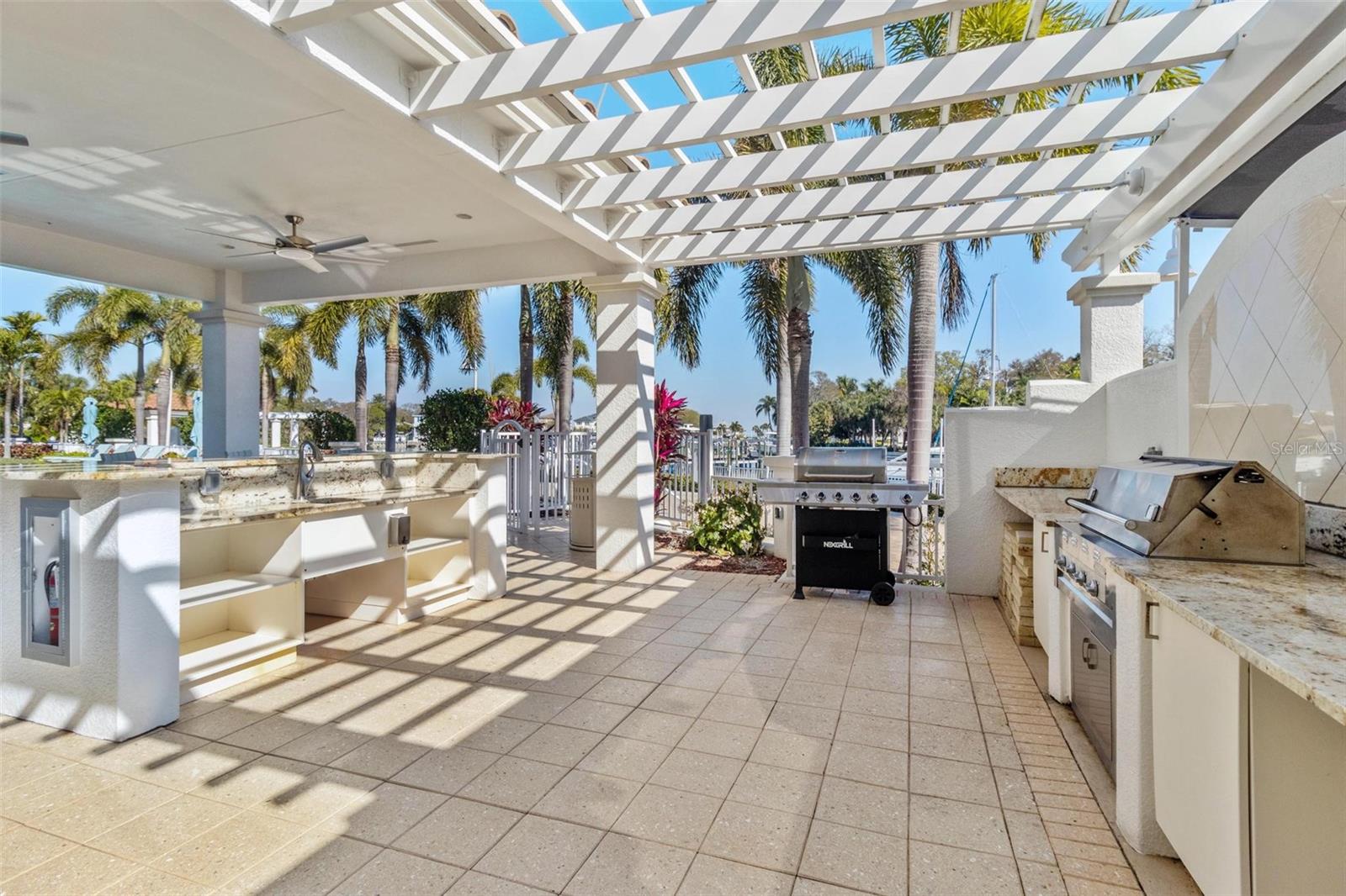 Image 40 of 53 For 1325 Snell Isle Boulevard Ne 708
