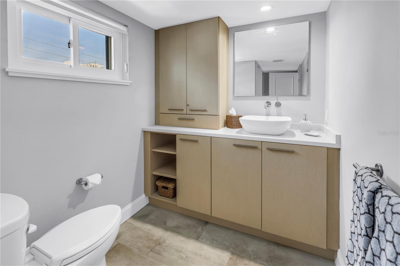 Listing photo id 10 for 8226 Gulf Boulevard 2