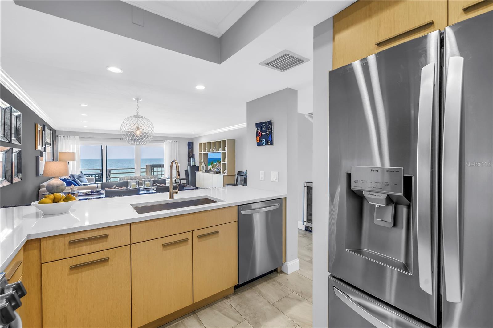 Listing photo id 14 for 8226 Gulf Boulevard 2