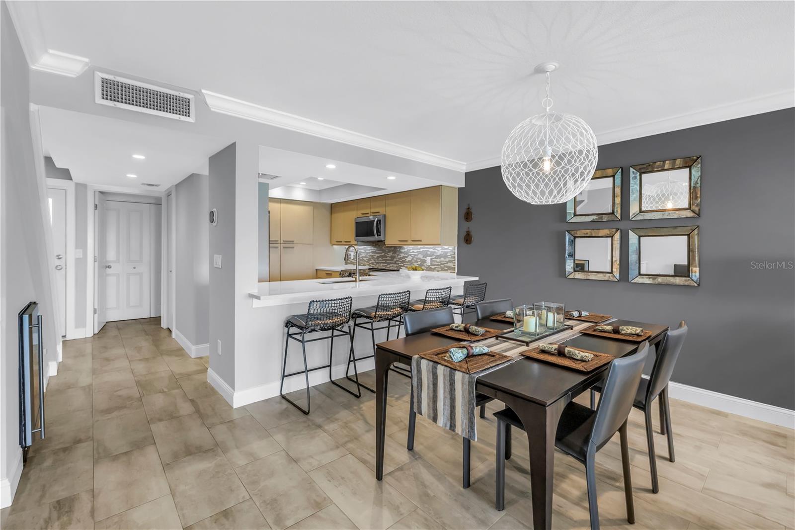 Listing photo id 24 for 8226 Gulf Boulevard 2
