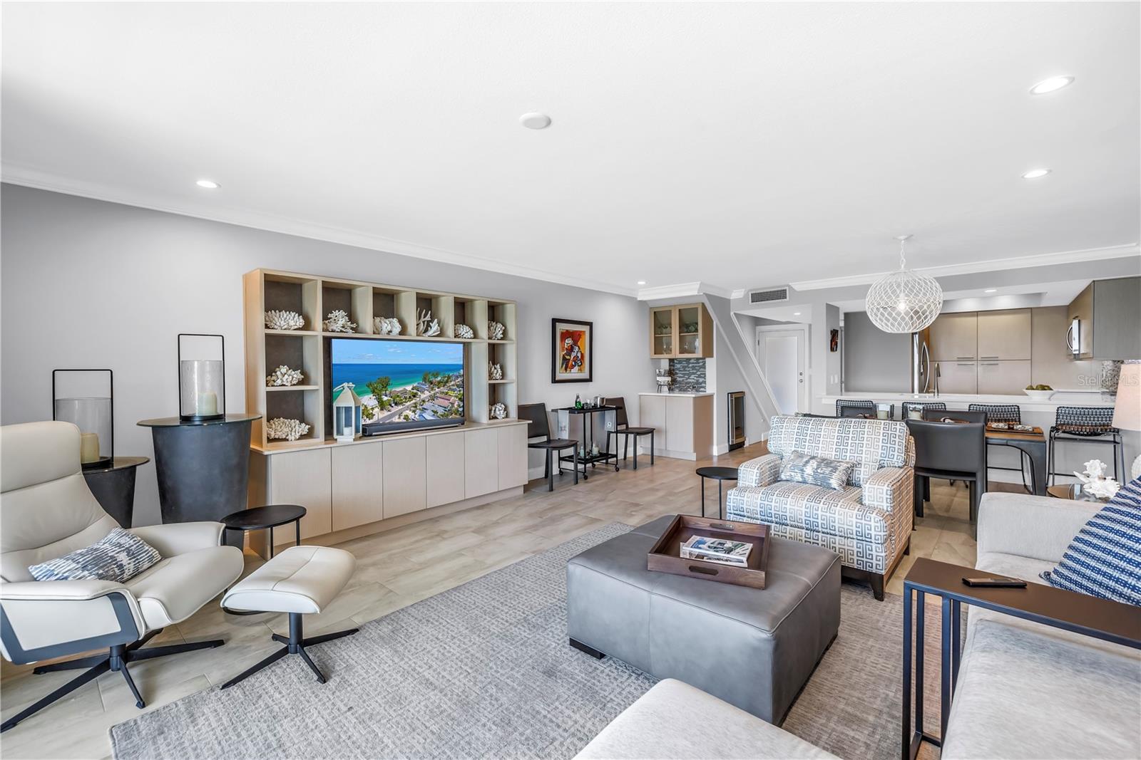 Listing photo id 26 for 8226 Gulf Boulevard 2