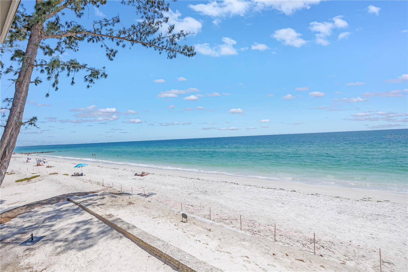 Listing photo id 33 for 8226 Gulf Boulevard 2