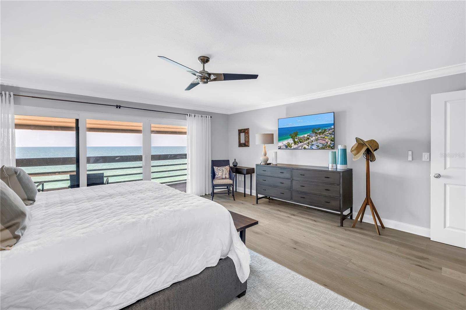 Listing photo id 37 for 8226 Gulf Boulevard 2