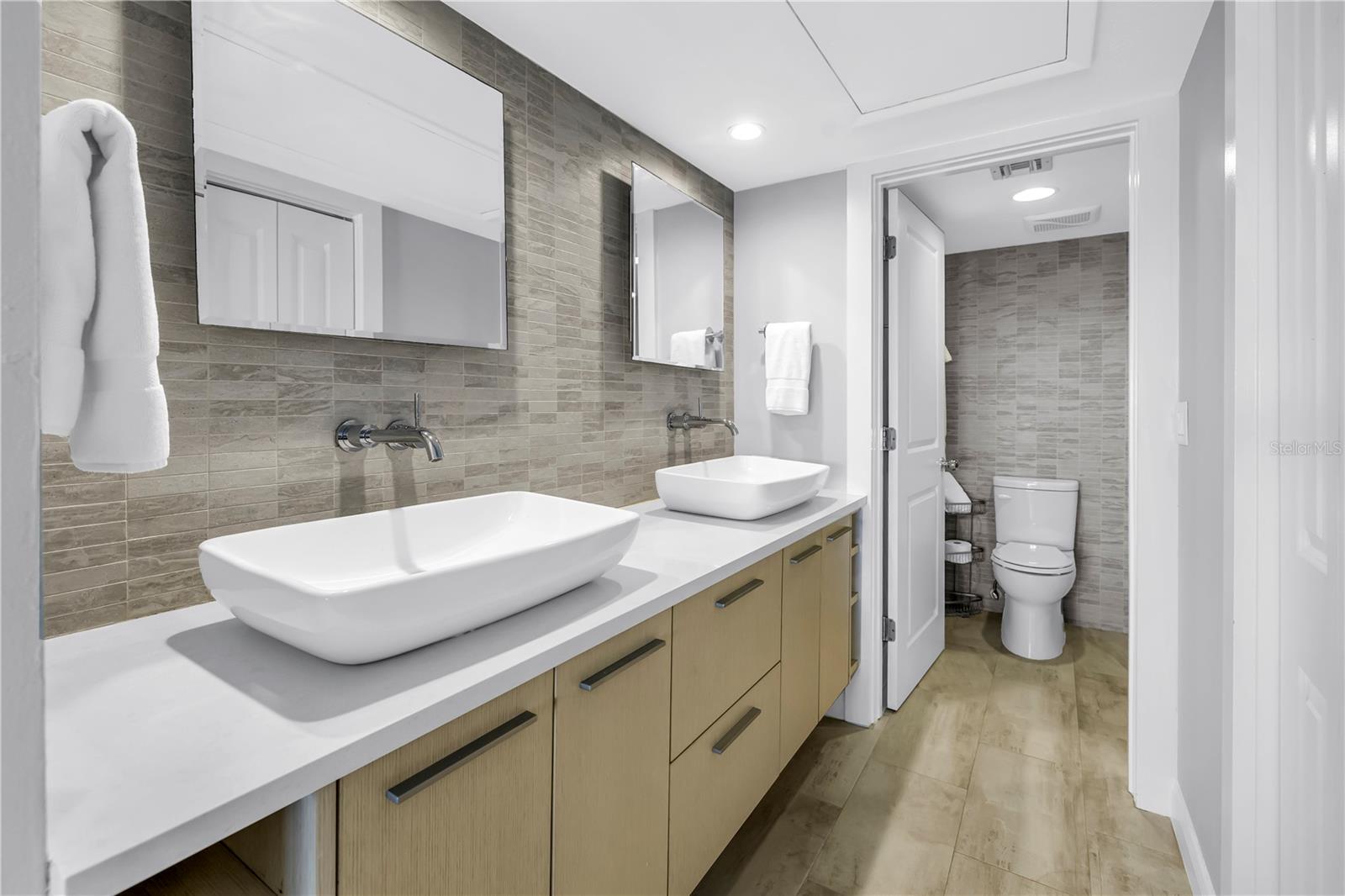 Listing photo id 41 for 8226 Gulf Boulevard 2
