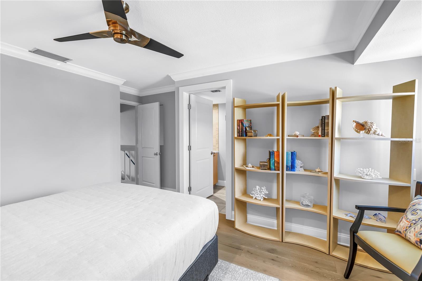 Listing photo id 53 for 8226 Gulf Boulevard 2
