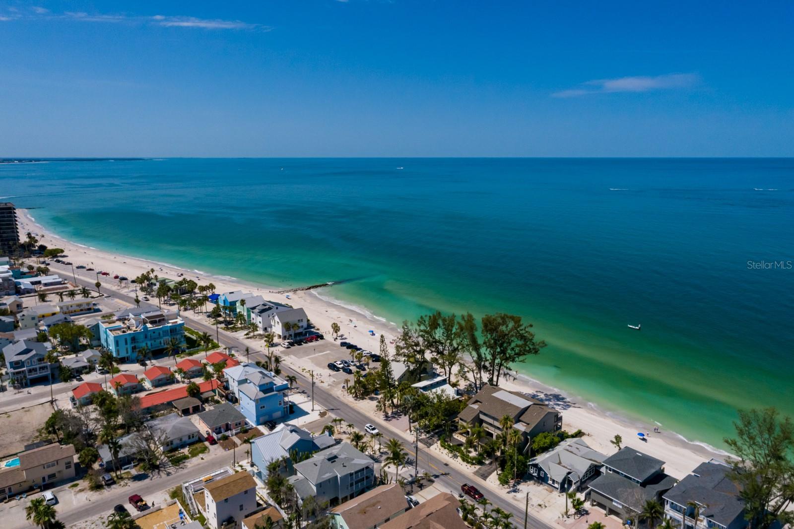 Listing photo id 4 for 8226 Gulf Boulevard 2