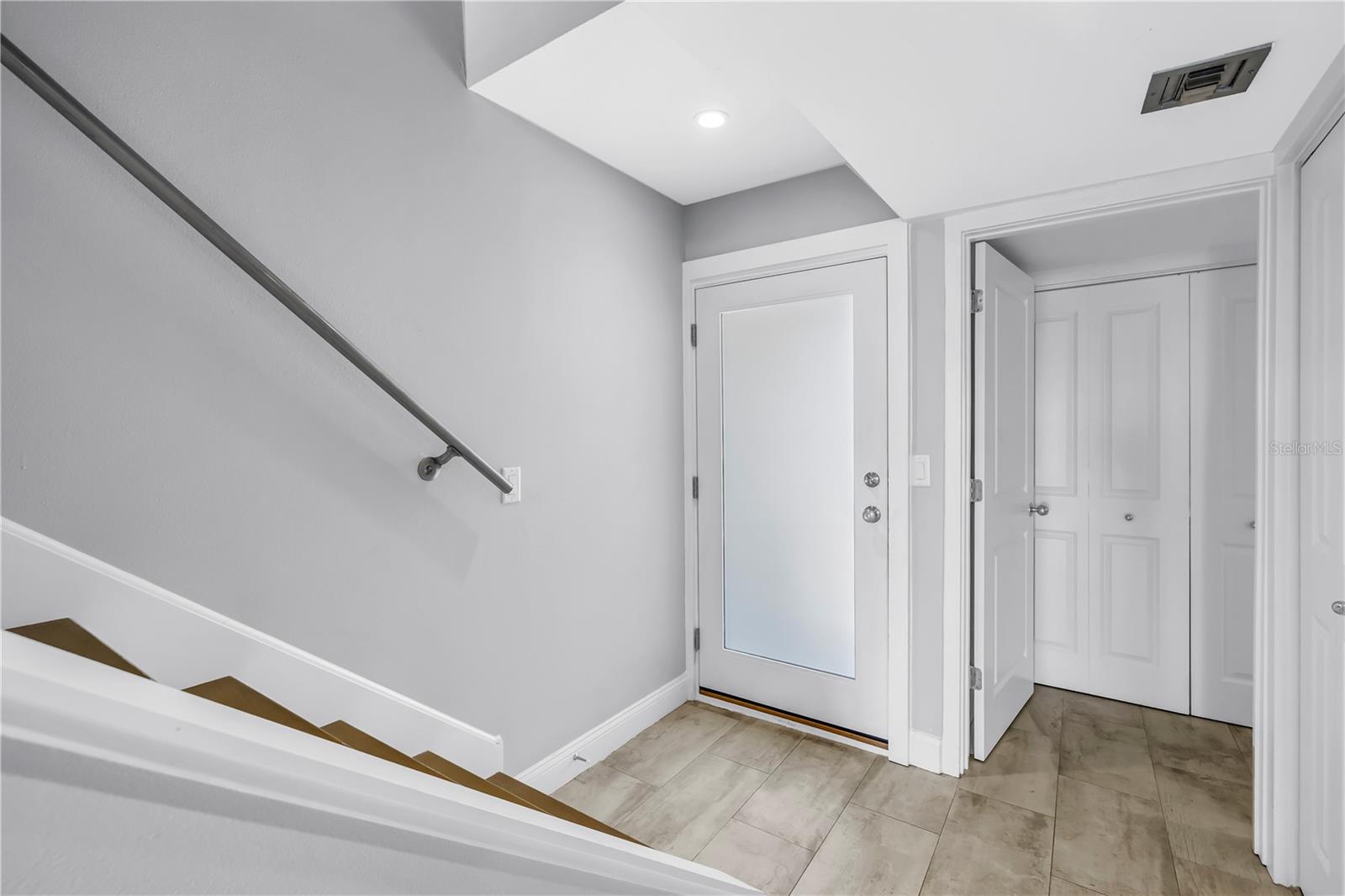 Listing photo id 6 for 8226 Gulf Boulevard 2