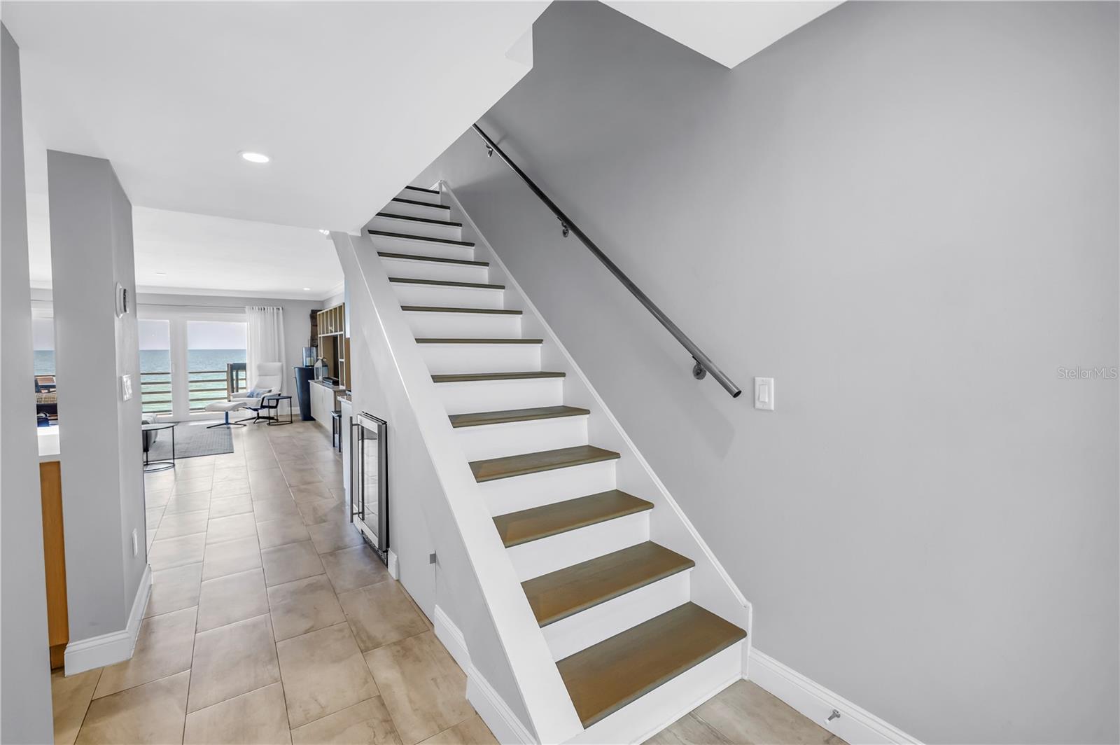 Listing photo id 7 for 8226 Gulf Boulevard 2
