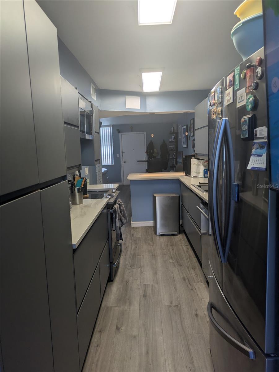 Image 19 of 33 For 4705 1st Street Ne 327
