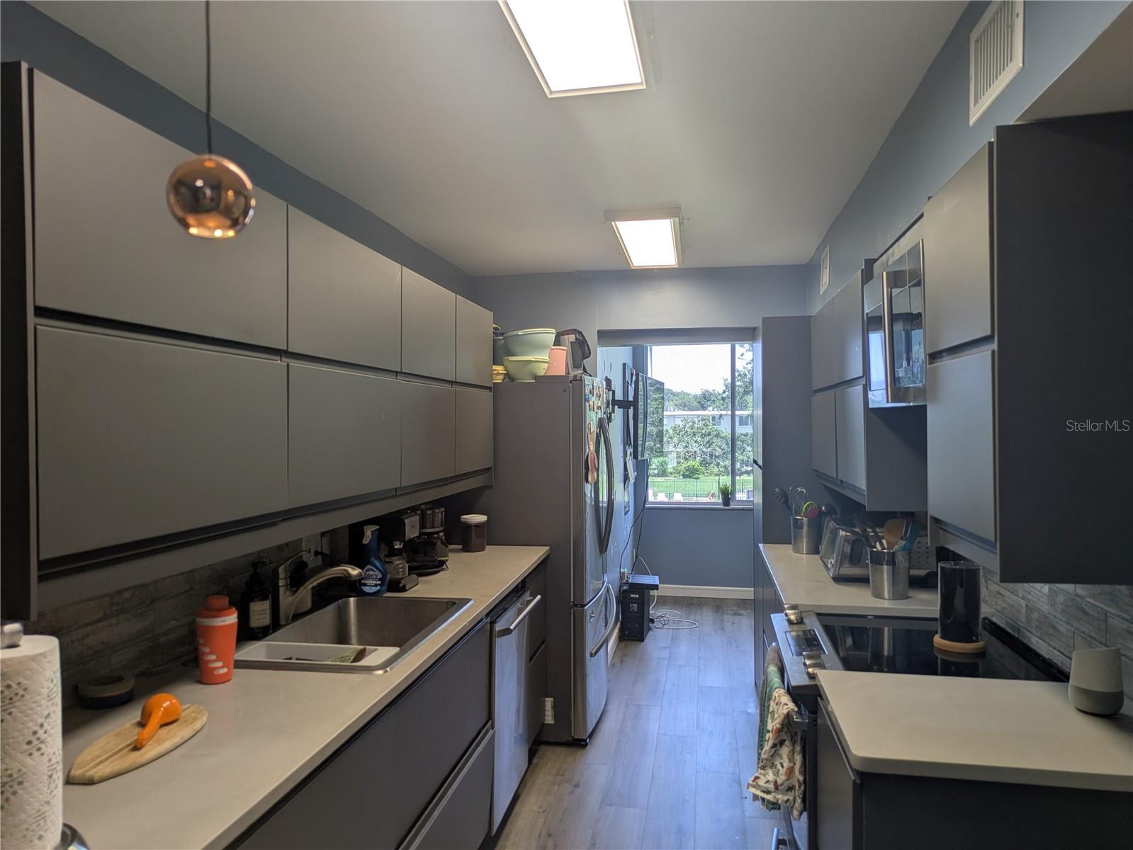 Image 6 of 33 For 4705 1st Street Ne 327