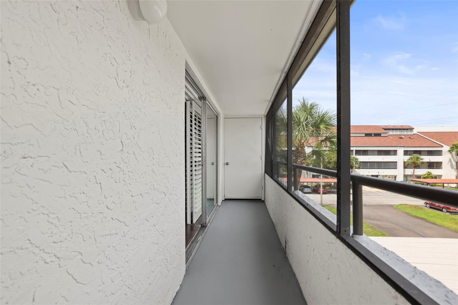 Image 17 of 57 For 2581 Countryside Boulevard 2309
