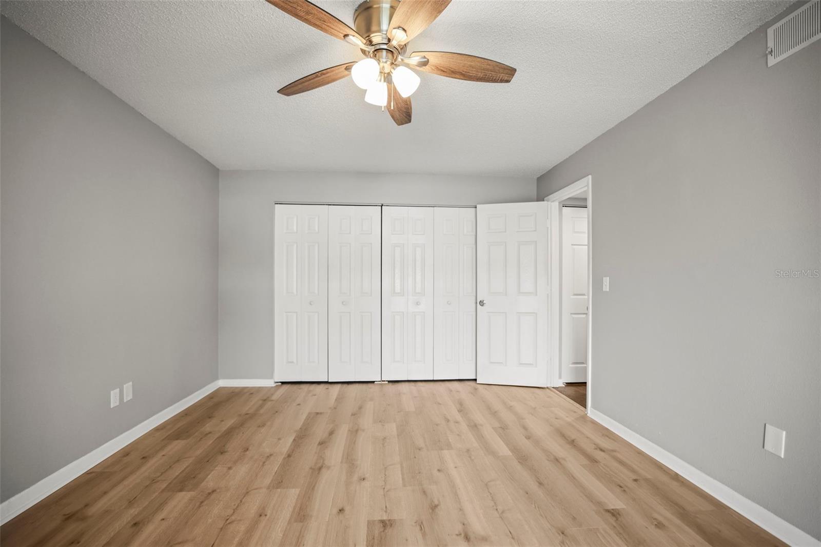 Image 21 of 57 For 2581 Countryside Boulevard 2309
