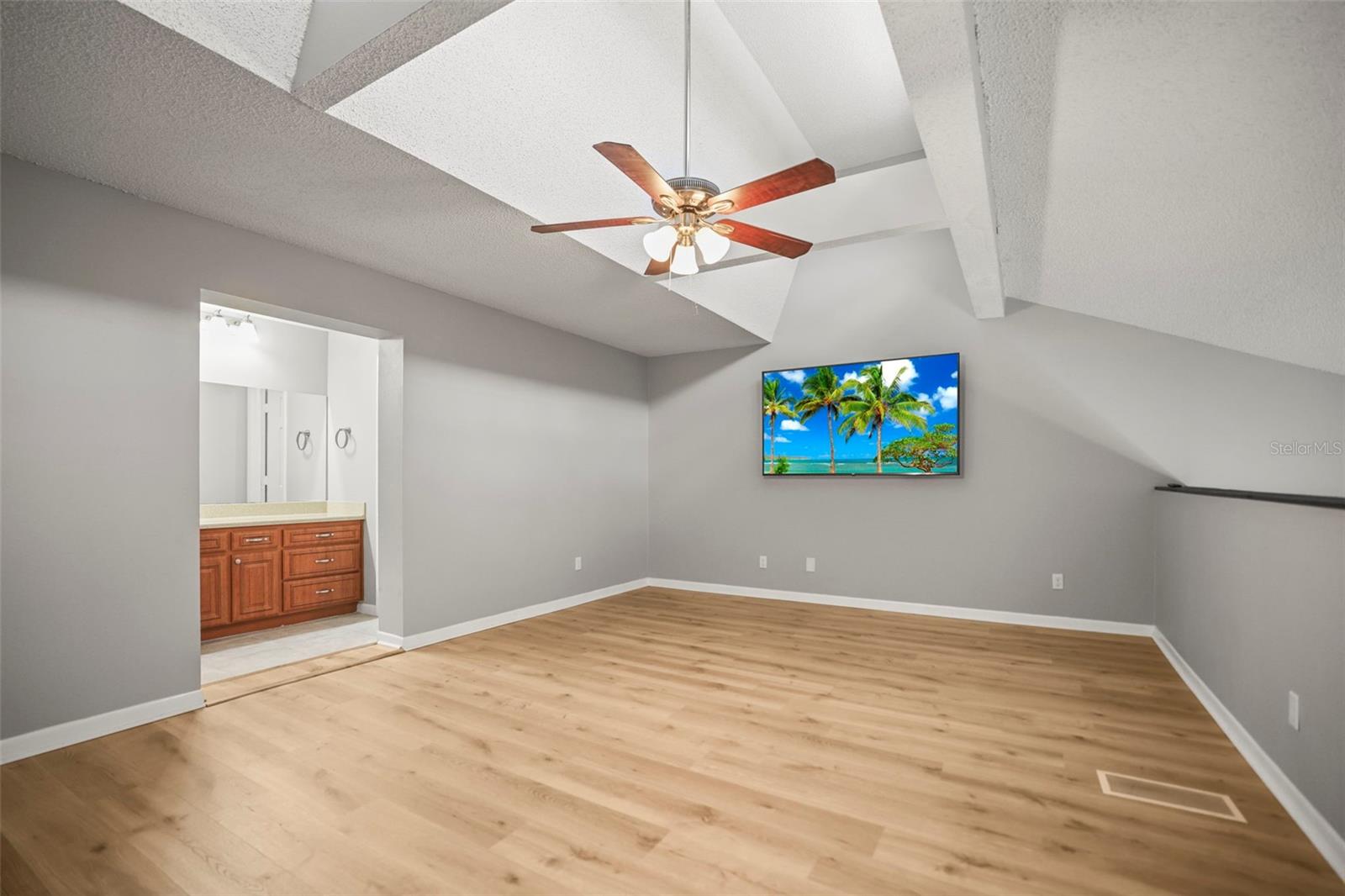 Image 23 of 57 For 2581 Countryside Boulevard 2309