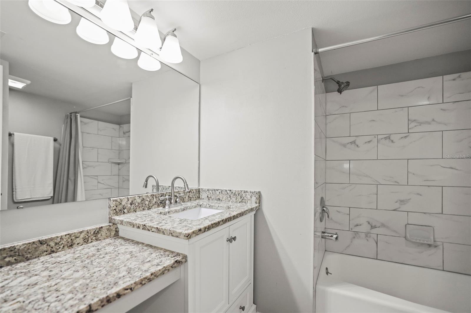 Image 33 of 57 For 2581 Countryside Boulevard 2309