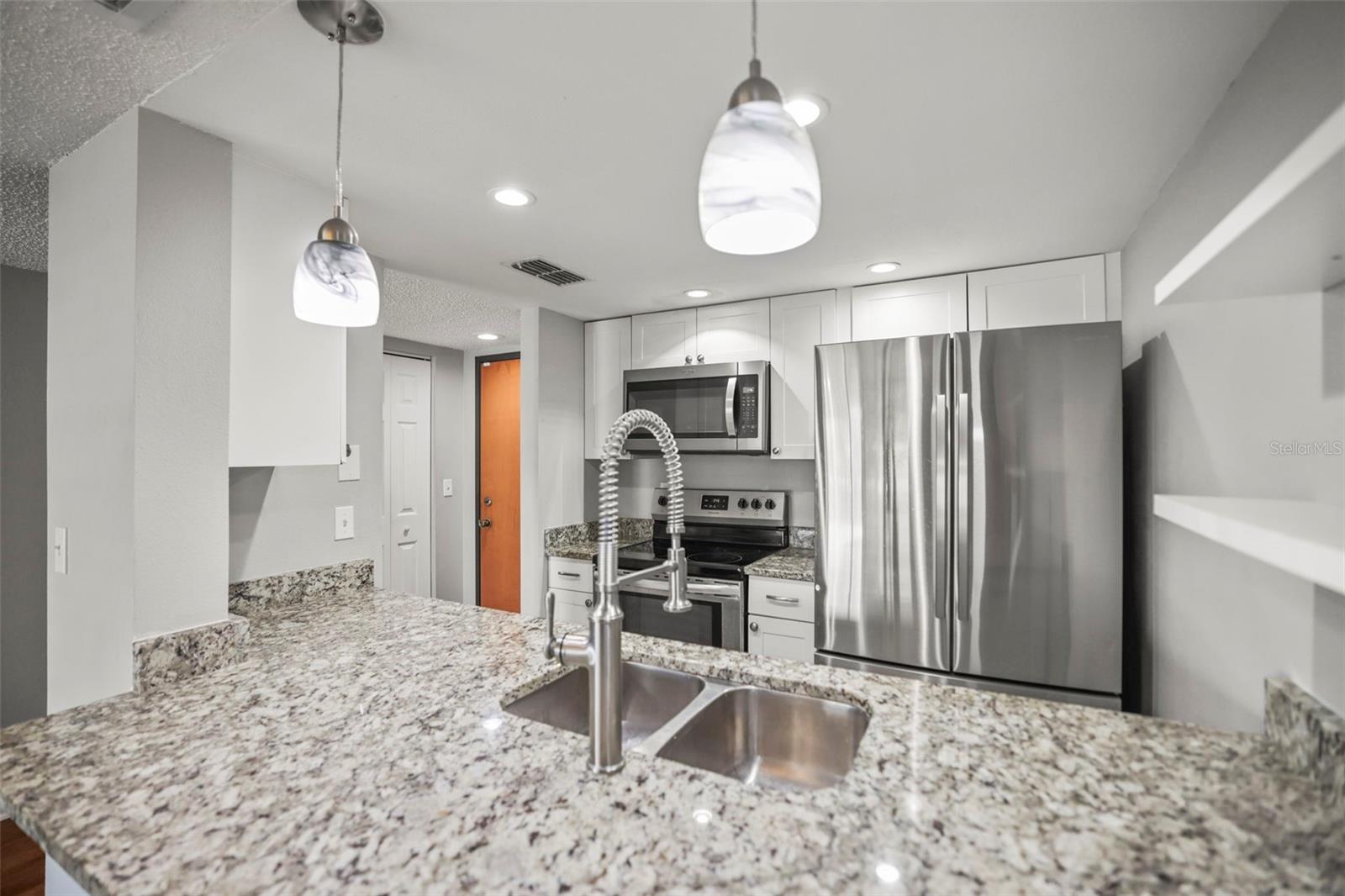 Image 4 of 57 For 2581 Countryside Boulevard 2309