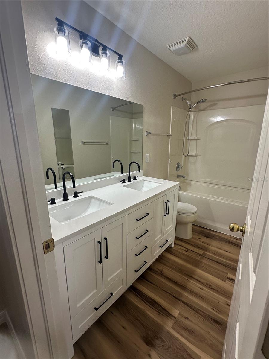 Image 21 of 31 For 11618 Mango Ridge Boulevard
