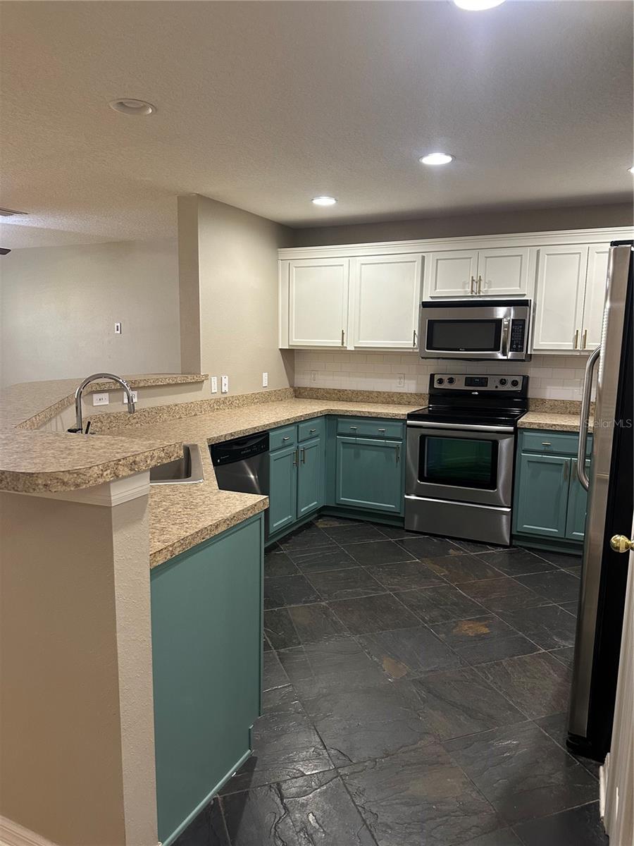 Image 7 of 31 For 11618 Mango Ridge Boulevard