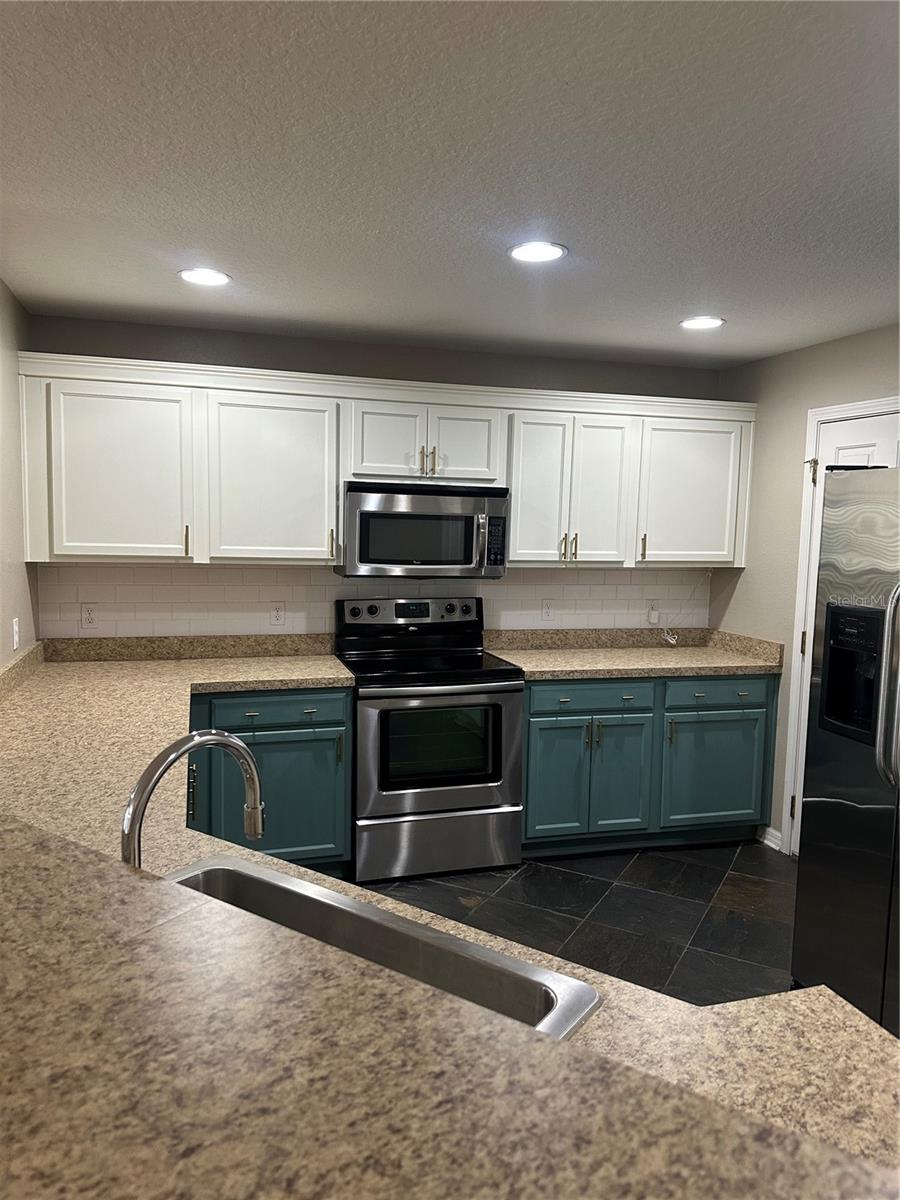 Image 8 of 31 For 11618 Mango Ridge Boulevard