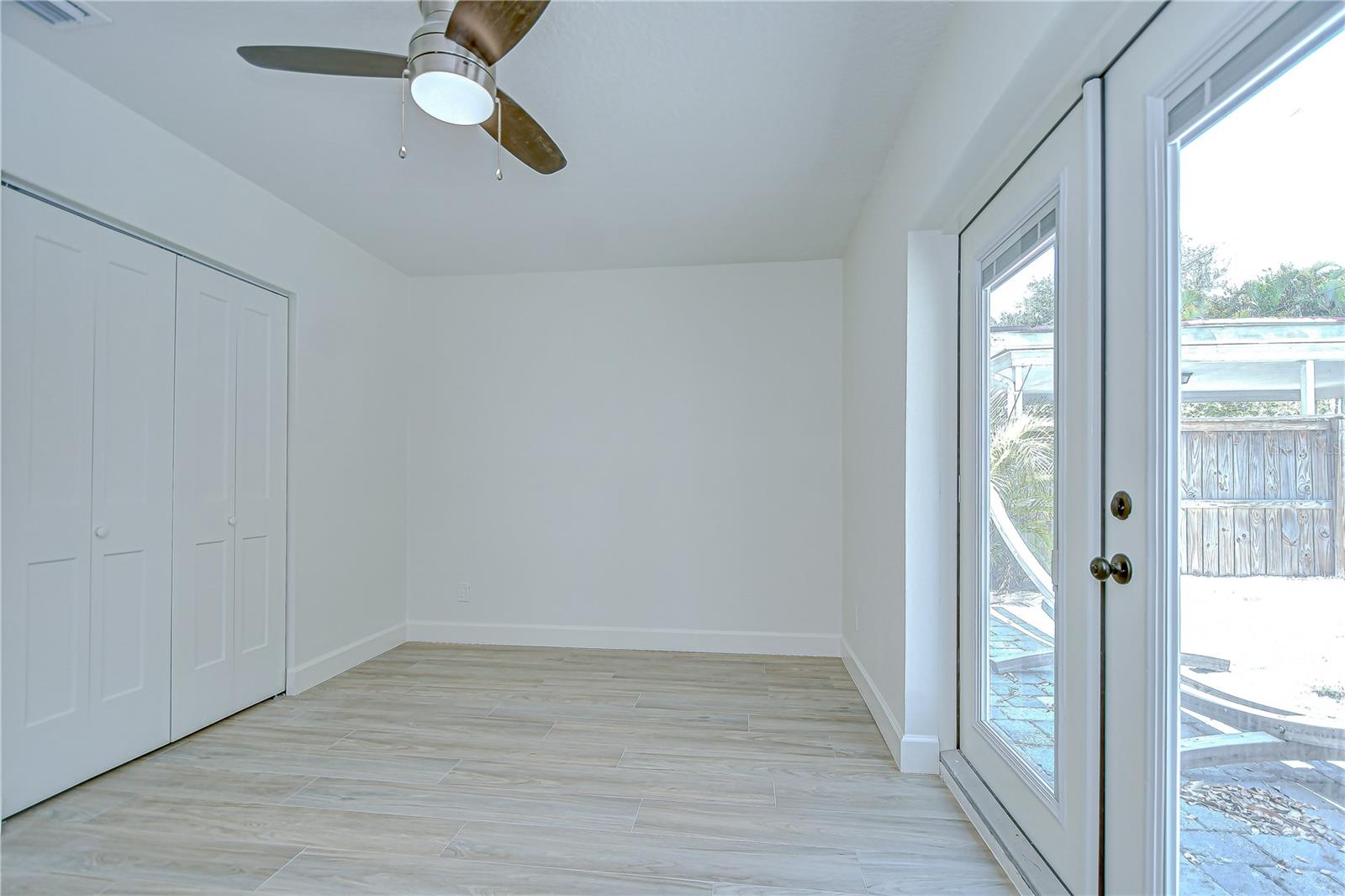 Image 15 of 20 For 509 Davis Boulevard