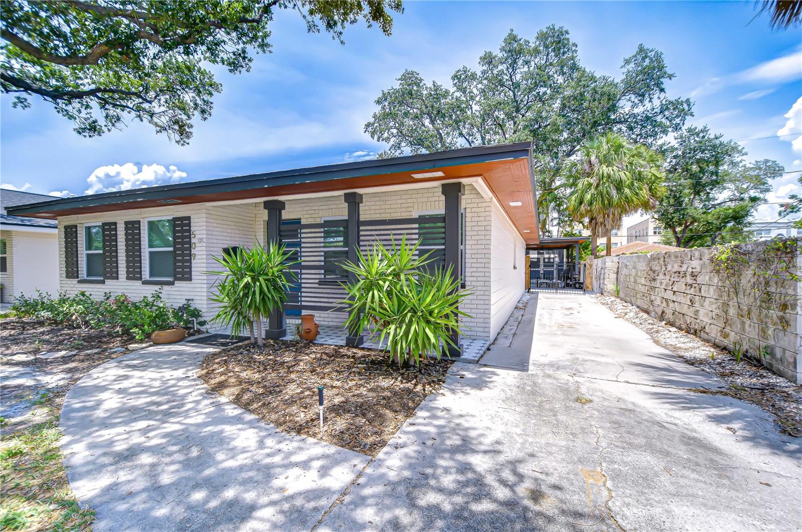 Image 2 of 20 For 509 Davis Boulevard