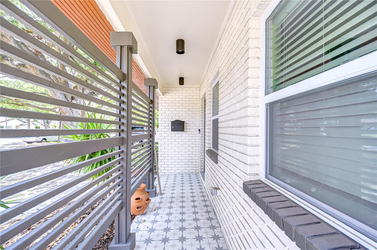 Image 3 of 20 For 509 Davis Boulevard