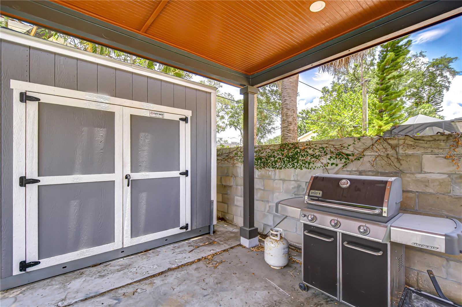 Image 7 of 20 For 509 Davis Boulevard