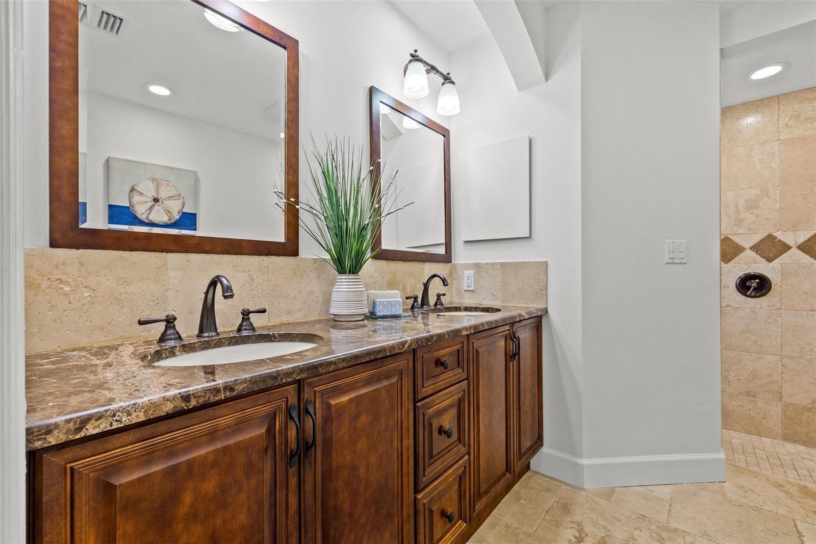 Image 16 of 46 For 715 45th Avenue Ne