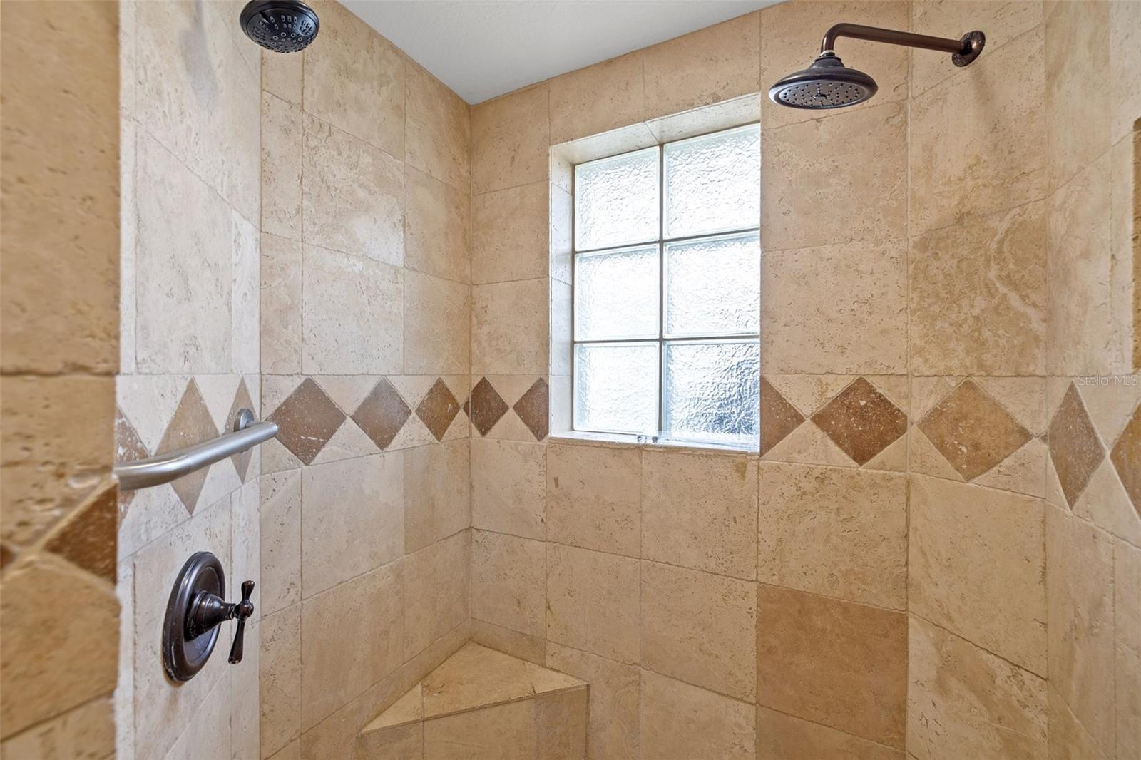 Image 18 of 46 For 715 45th Avenue Ne