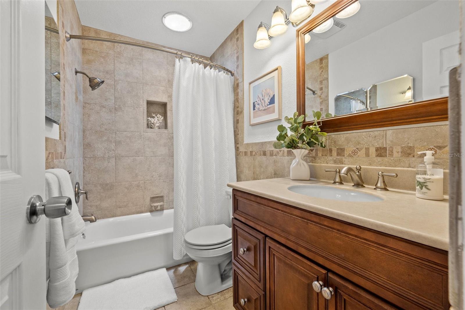 Image 21 of 46 For 715 45th Avenue Ne