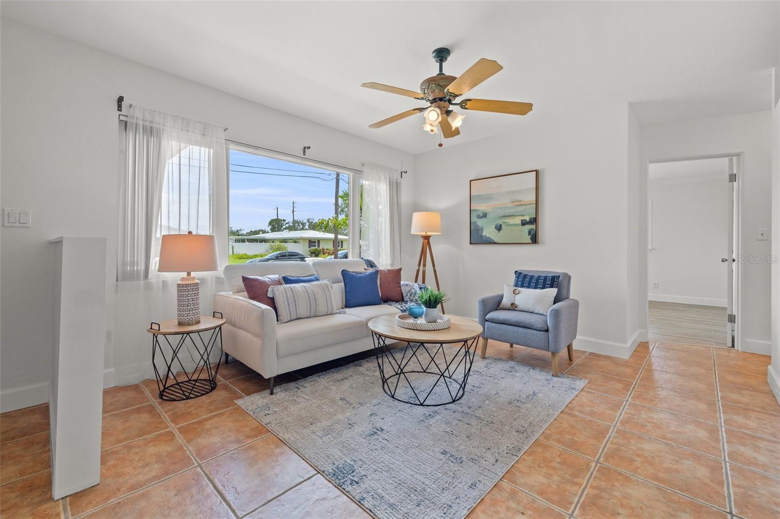 Image 4 of 46 For 715 45th Avenue Ne