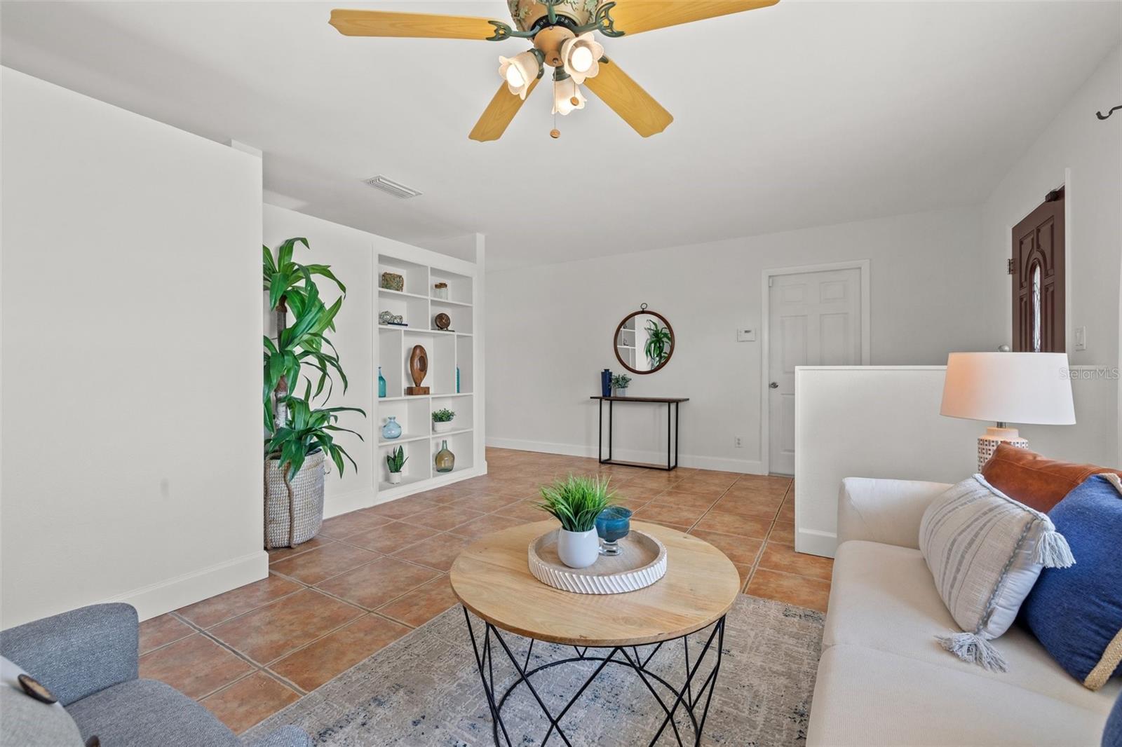 Image 5 of 46 For 715 45th Avenue Ne