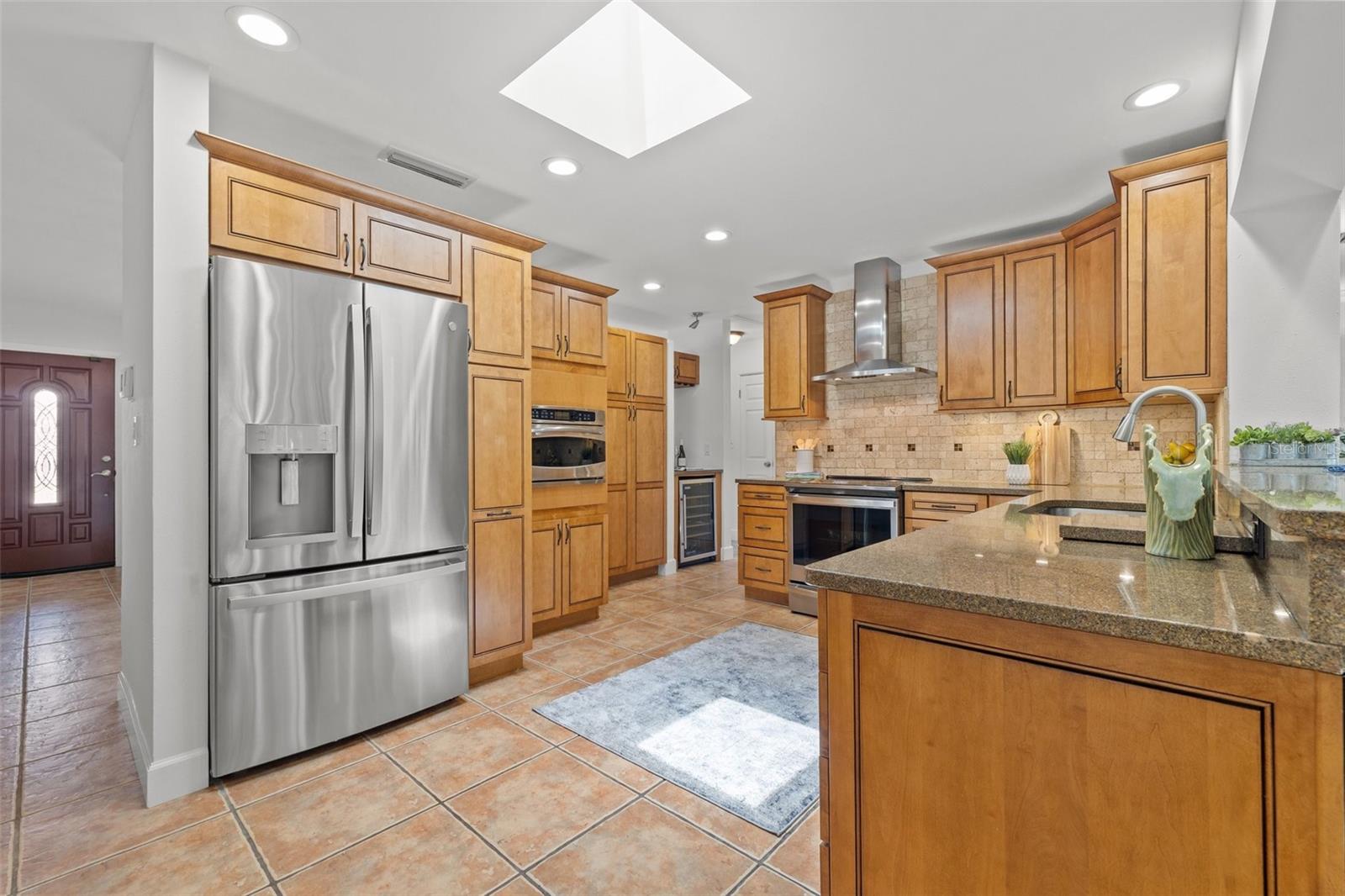 Image 7 of 46 For 715 45th Avenue Ne