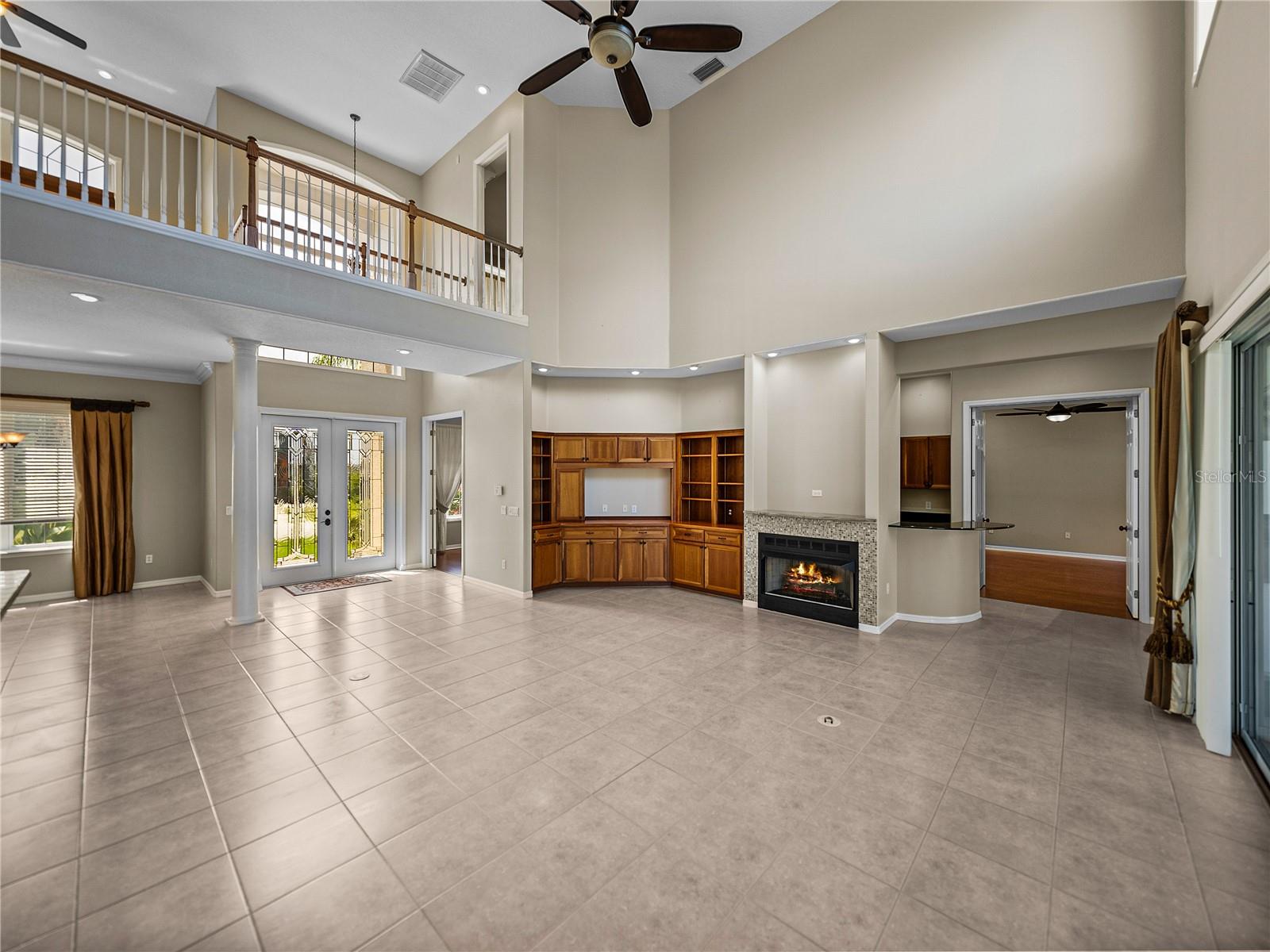 Listing photo id 11 for 5260 Stetson Point Drive
