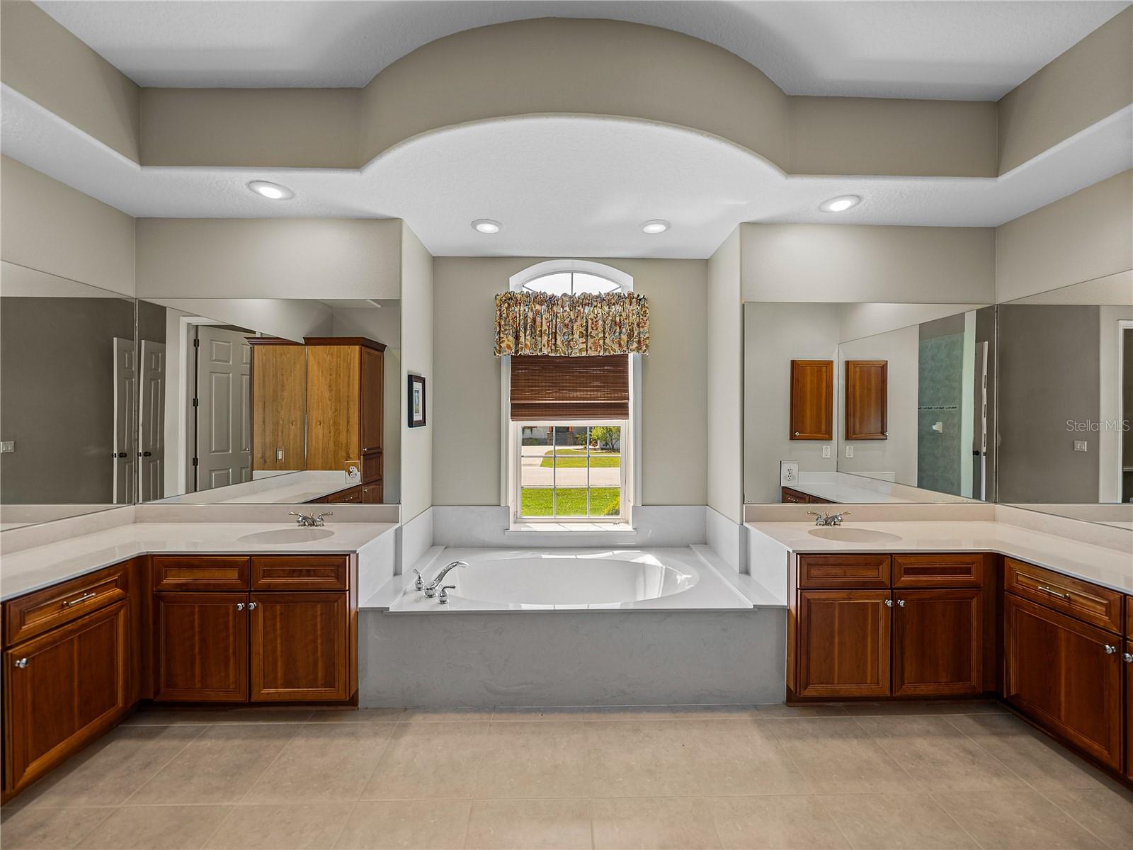 Listing photo id 32 for 5260 Stetson Point Drive