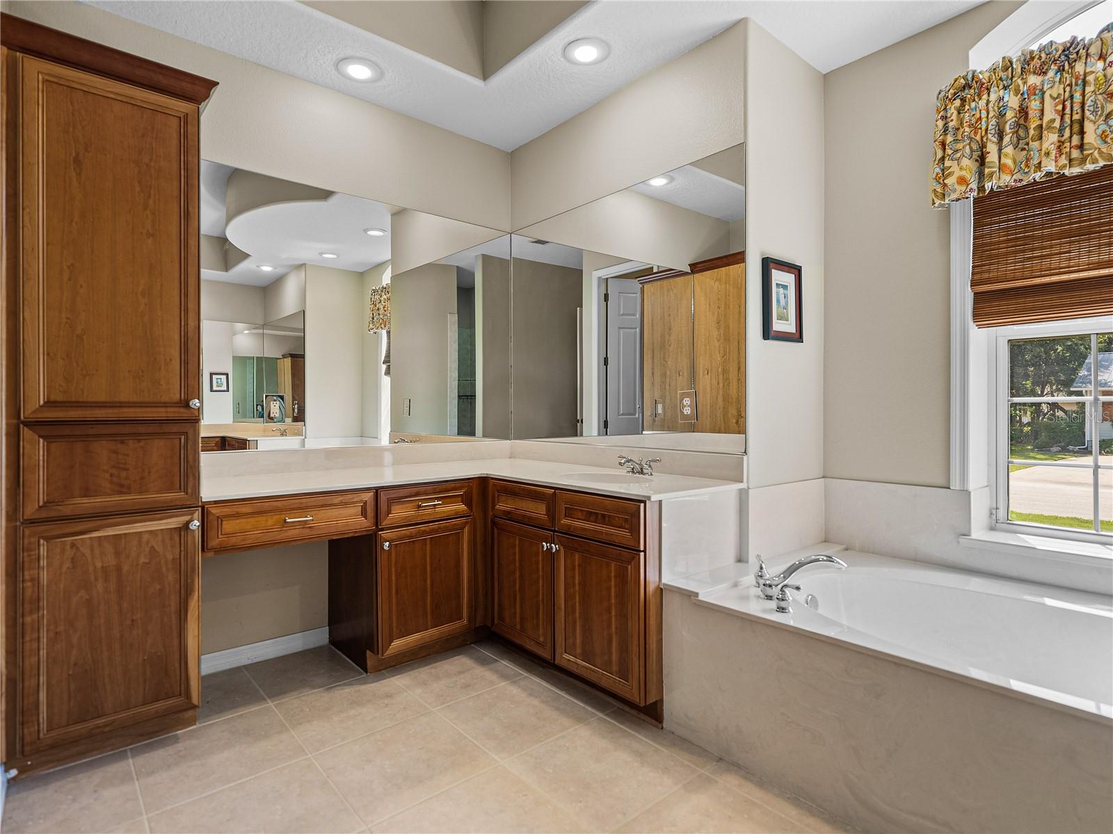 Listing photo id 33 for 5260 Stetson Point Drive