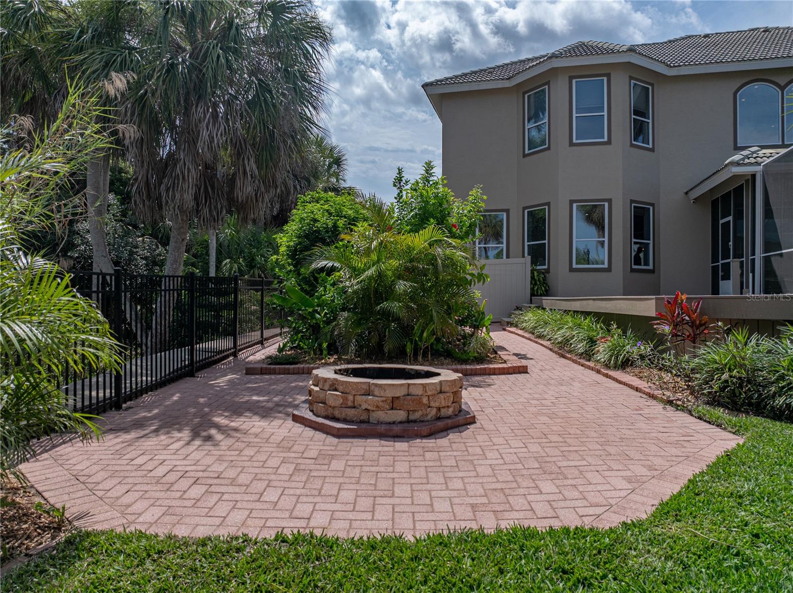 Listing photo id 73 for 5260 Stetson Point Drive