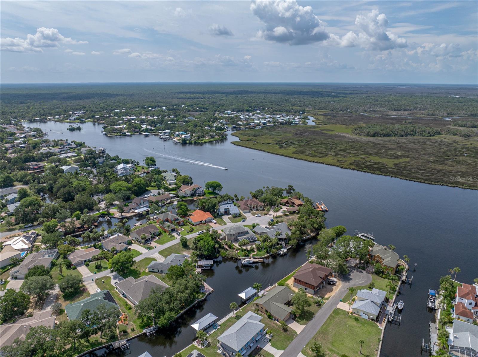 Listing photo id 89 for 5260 Stetson Point Drive