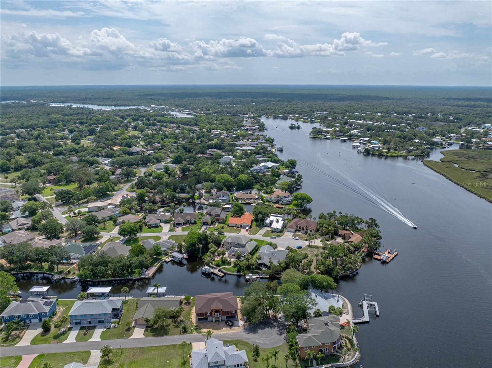 Listing photo id 90 for 5260 Stetson Point Drive