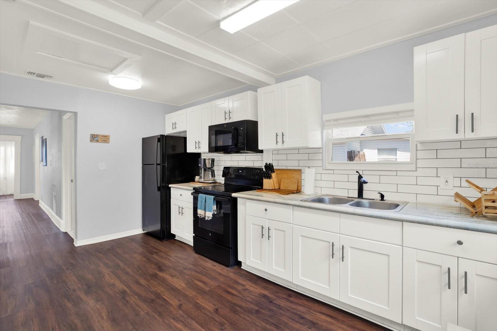 Image 9 of 18 For 3230 4th Avenue S