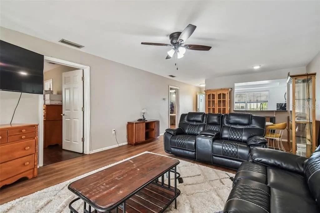 Image 9 of 15 For 1433 Belcher Road G20
