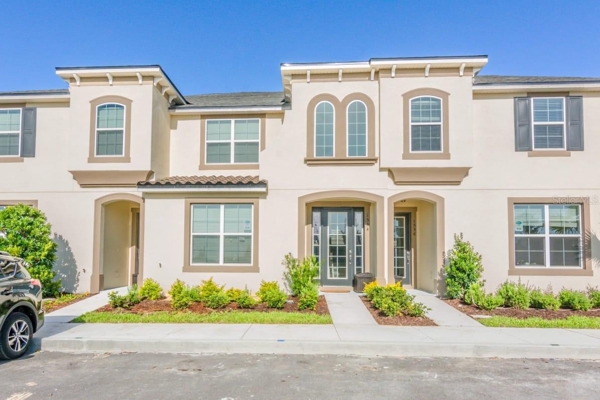 Image 8 of 52 For 1534 Carey Palm Circle
