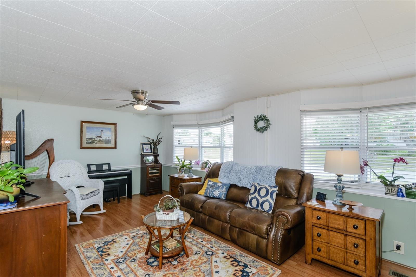 Listing photo id 13 for 7299 First Circle Drive