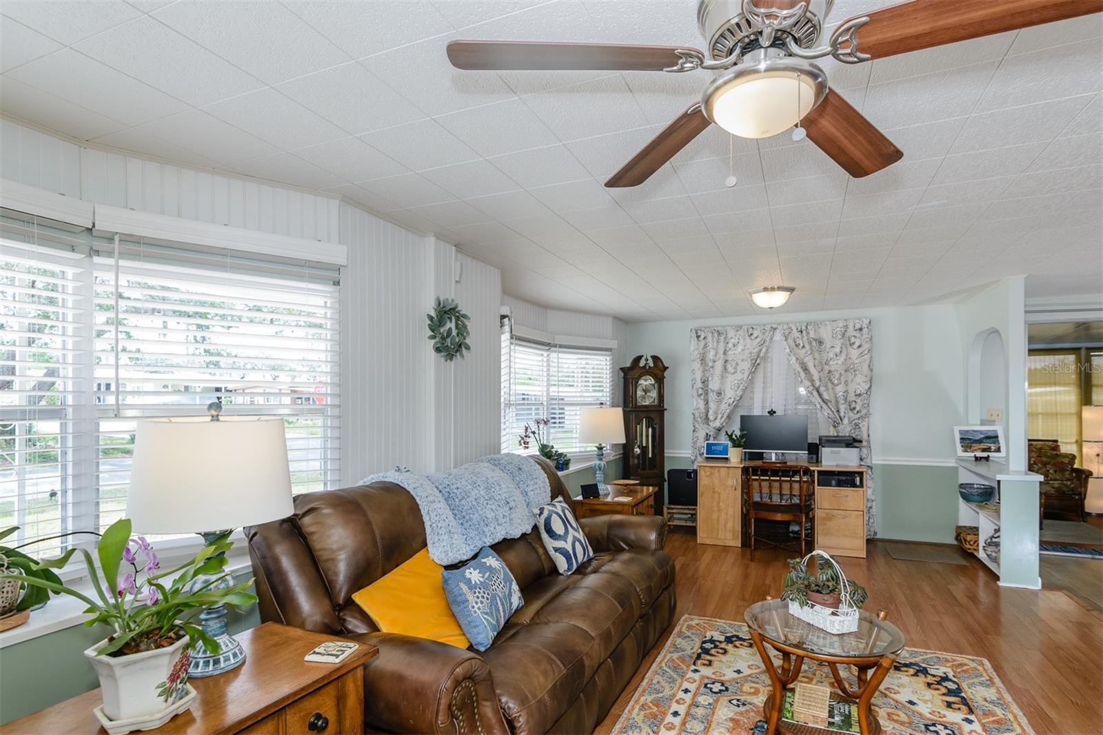 Listing photo id 14 for 7299 First Circle Drive