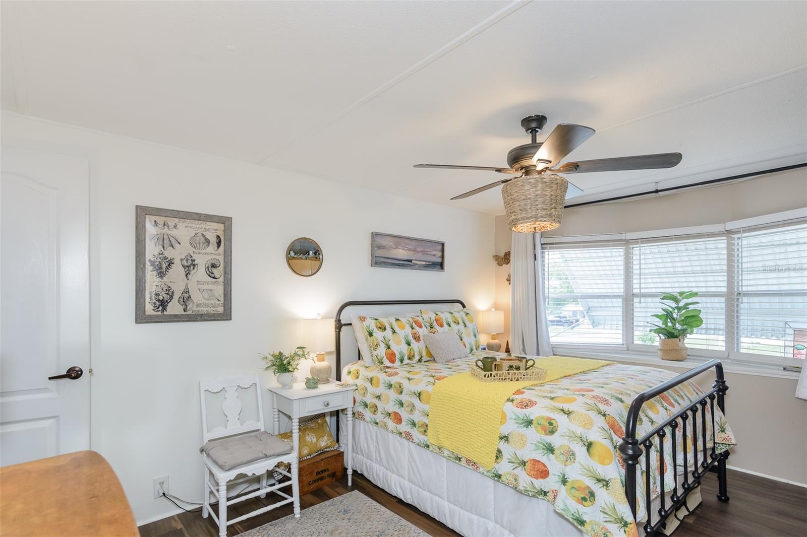 Listing photo id 19 for 7299 First Circle Drive