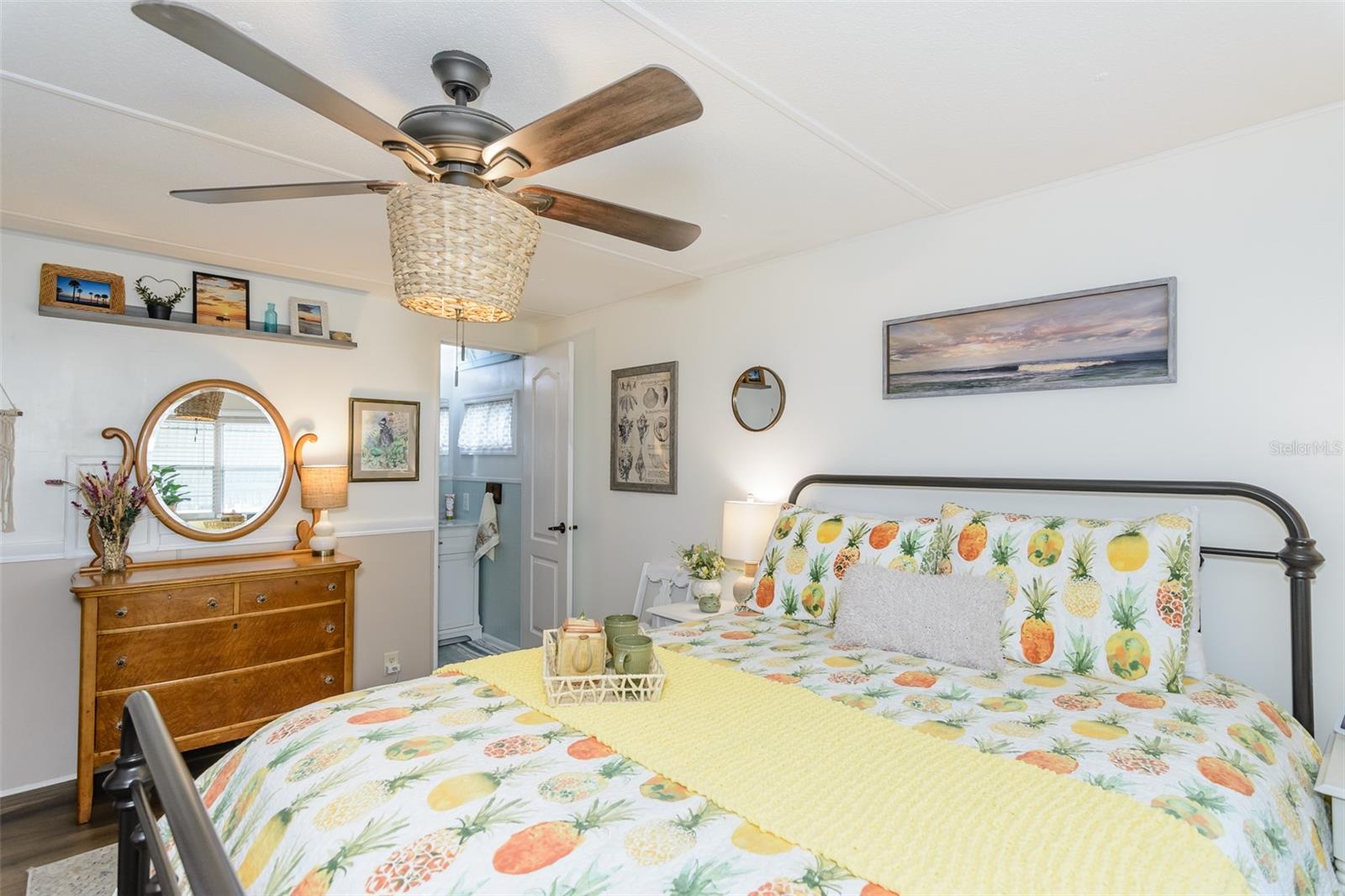 Listing photo id 22 for 7299 First Circle Drive