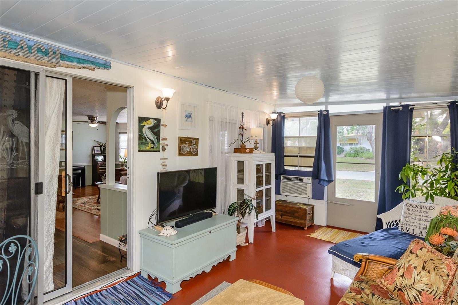 Listing photo id 1 for 7299 First Circle Drive