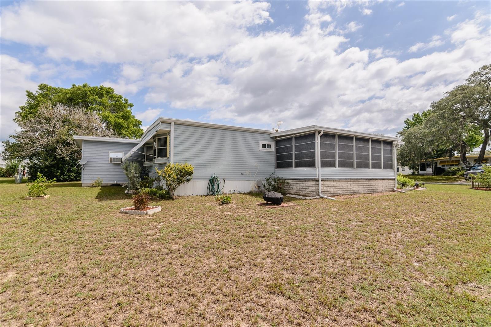 Listing photo id 41 for 7299 First Circle Drive