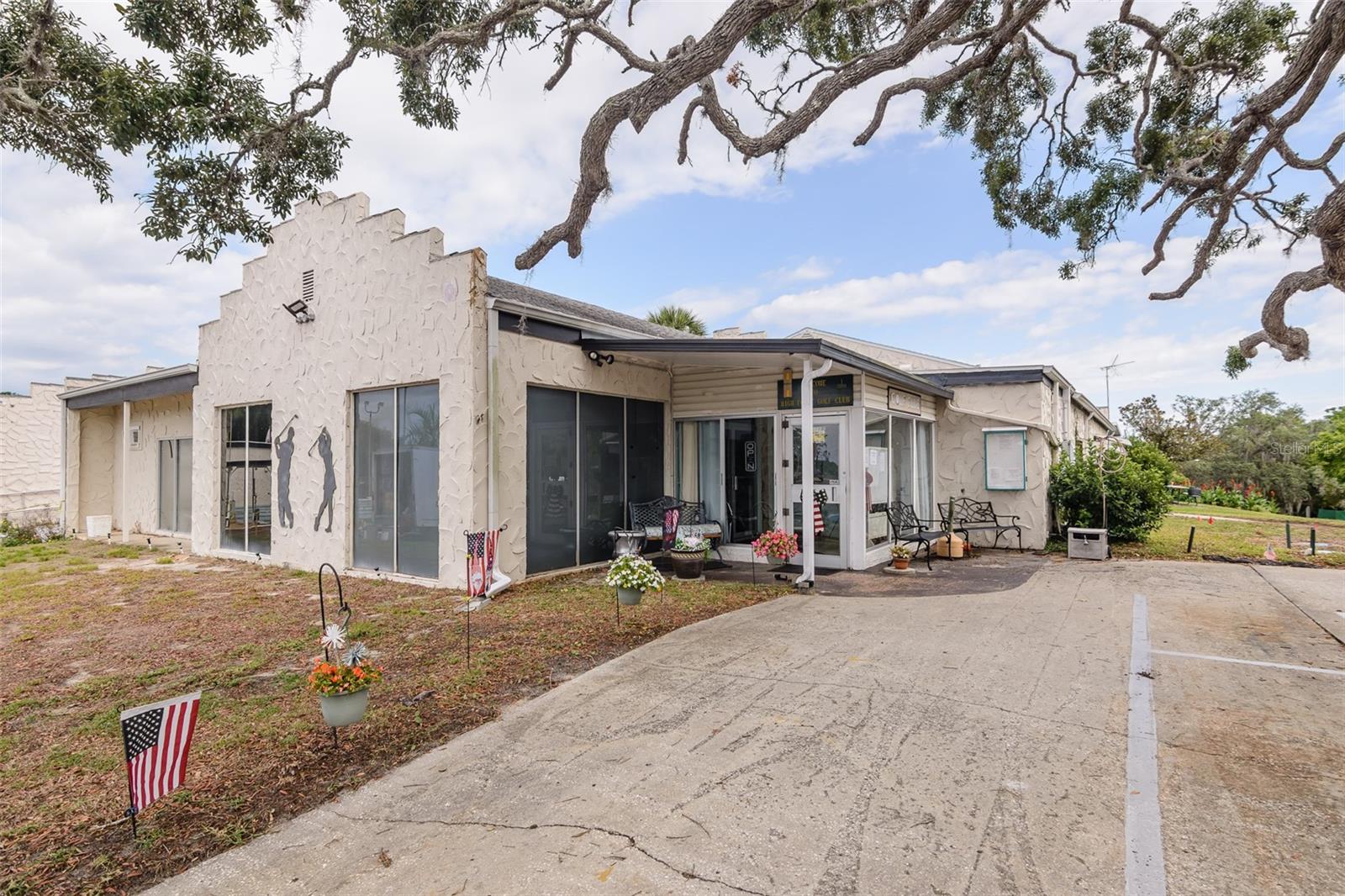 Listing photo id 43 for 7299 First Circle Drive