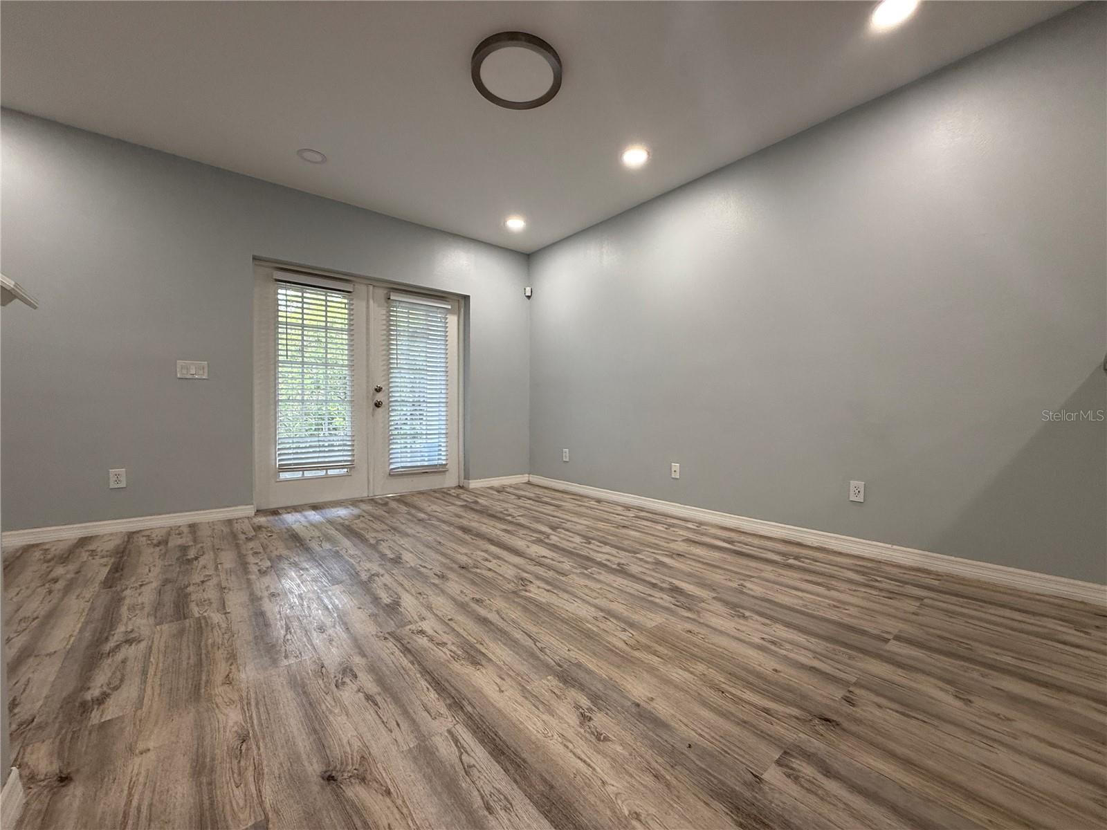 Image 10 of 27 For 16430 Rollingbrook Drive